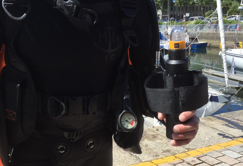 Innovation. An alert beacon for diver in distress