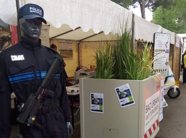 SALON DE LA POLICE MUNICIPALE 34 b